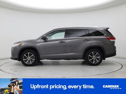 Silver 2017 Toyota Highlander XLE