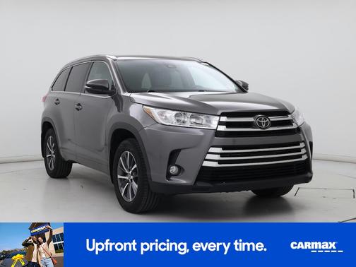 Silver 2017 Toyota Highlander XLE
