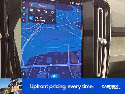 2023 Volvo XC40 B5 Ultimate Dark Theme