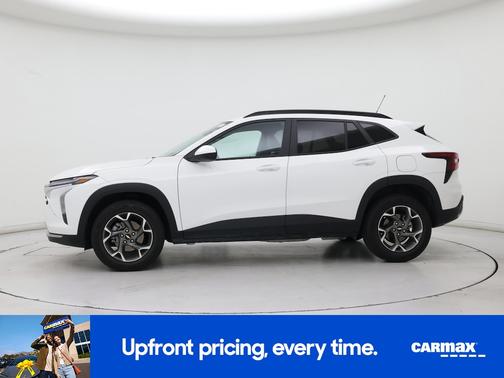 White 2025 Chevrolet Trax LT