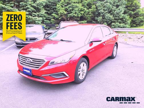 Red 2017 Hyundai SONATA SE