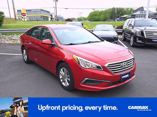 Red 2017 Hyundai SONATA SE