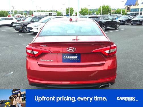 Red 2017 Hyundai SONATA SE