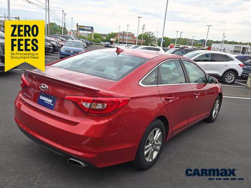 Red 2017 Hyundai SONATA SE