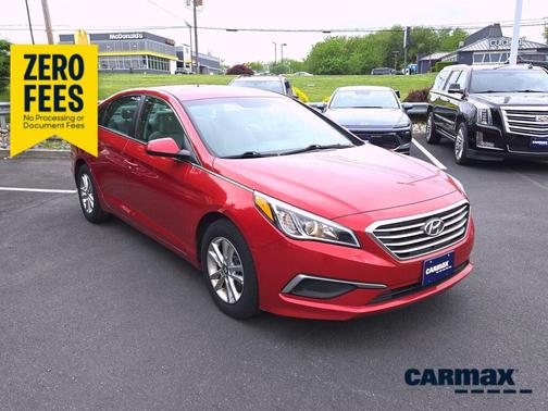 Red 2017 Hyundai SONATA SE