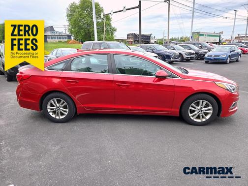 Red 2017 Hyundai SONATA SE