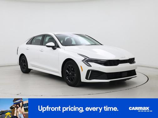 White 2025 Kia K5 LXS