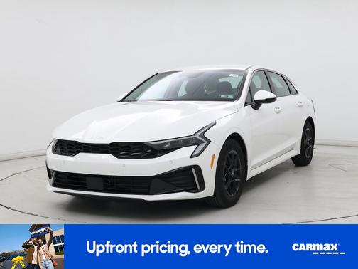 White 2025 Kia K5 LXS