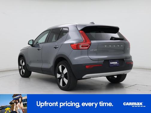 Gray 2019 Volvo XC40 T5 Momentum