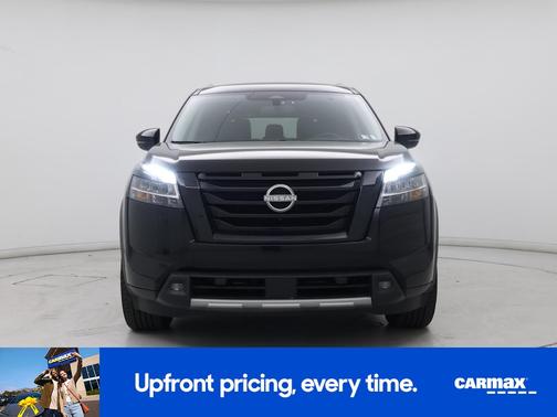 Black 2022 Nissan Pathfinder SL