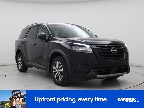 Black 2022 Nissan Pathfinder SL