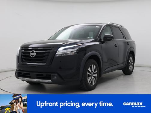 Black 2022 Nissan Pathfinder SL