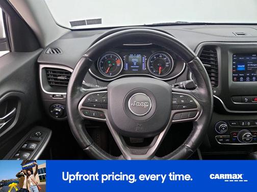 White 2019 Jeep Cherokee Latitude Plus