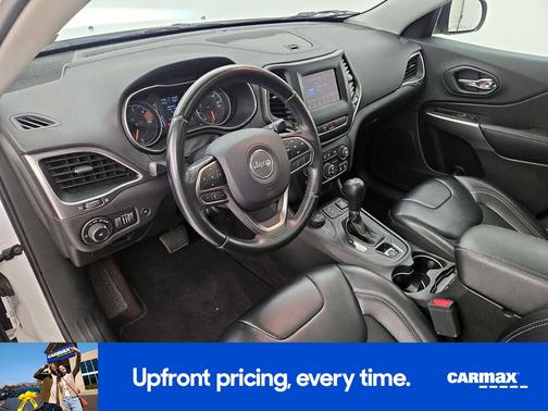 White 2019 Jeep Cherokee Latitude Plus