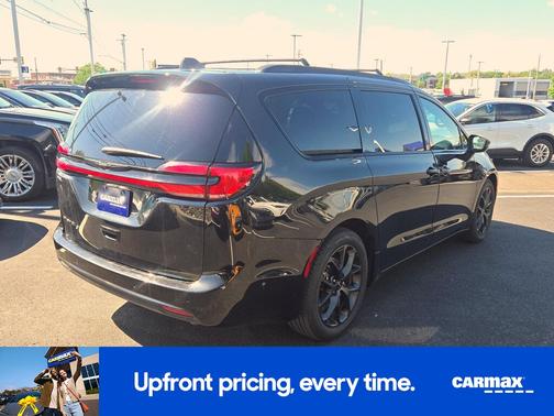 Black 2023 Chrysler Pacifica Touring L