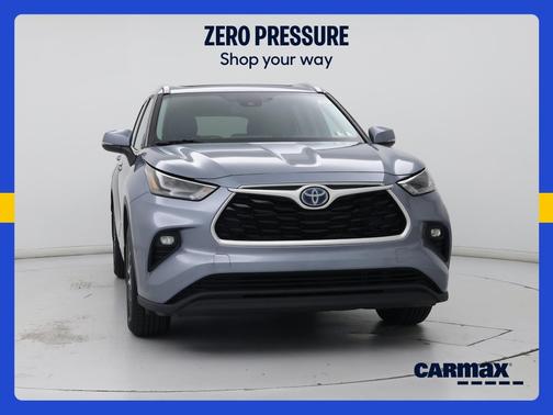 Blue 2022 Toyota Highlander Hybrid XLE