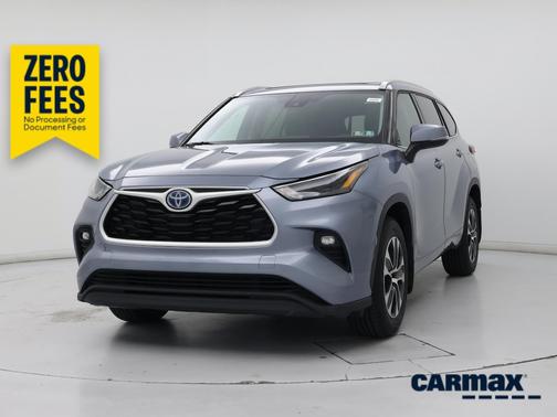 Blue 2022 Toyota Highlander Hybrid XLE
