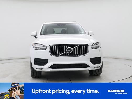 2022 Volvo XC90 T6 Momentum