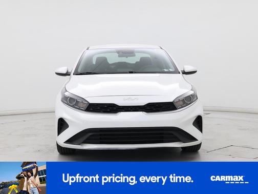 White 2022 Kia Forte LXS