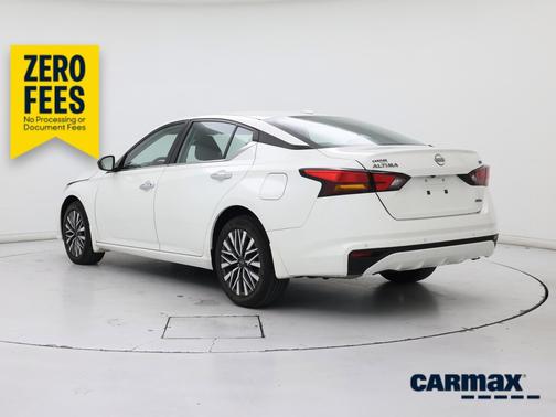White 2024 Nissan Altima SV