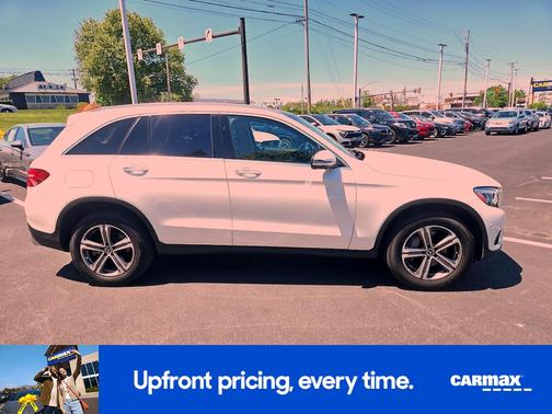 White 2018 Mercedes-Benz GLC 300