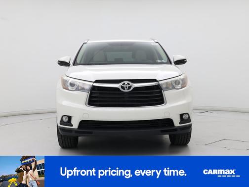 White 2015 Toyota Highlander XLE
