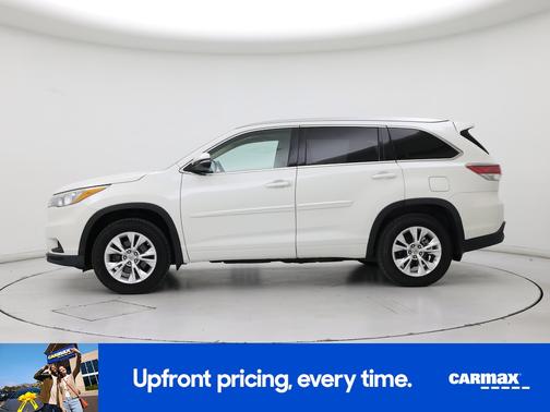 White 2015 Toyota Highlander XLE