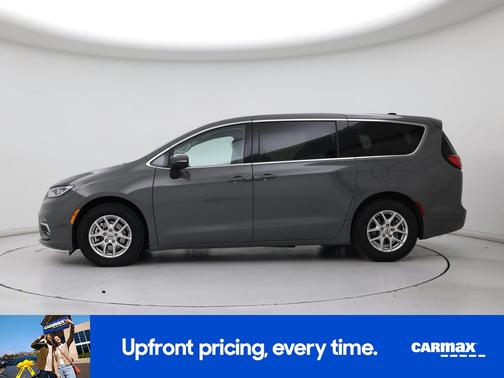 Gray 2023 Chrysler Pacifica Touring L