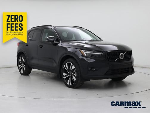 Black 2025 Volvo XC40 B5 Ultra Dark Theme