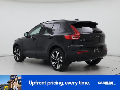 Black 2025 Volvo XC40 B5 Ultra Dark Theme