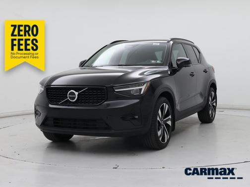 Black 2025 Volvo XC40 B5 Ultra Dark Theme