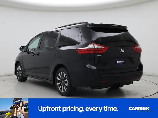 Black 2018 Toyota Sienna LE