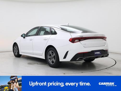 White 2023 Kia K5 LXS