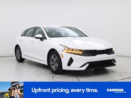 White 2023 Kia K5 LXS