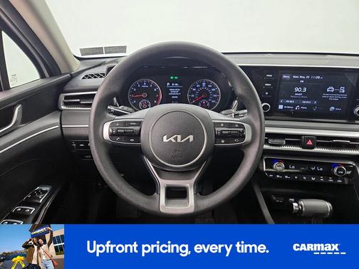 White 2023 Kia K5 LXS