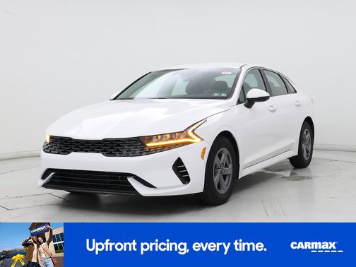 White 2023 Kia K5 LXS