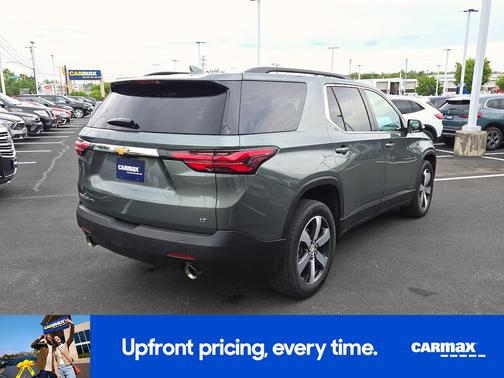 Green 2022 Chevrolet Traverse LT Leather
