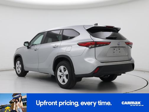 Silver 2023 Toyota Highlander Hybrid LE