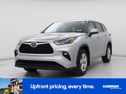 Silver 2023 Toyota Highlander Hybrid LE