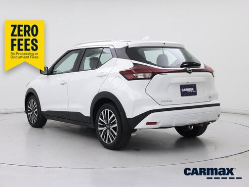 White 2022 Nissan Kicks SV