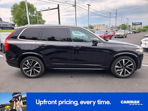 Black 2020 Volvo XC90 T6 Momentum