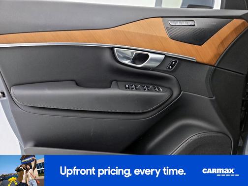 2023 Volvo XC90 B6 Plus