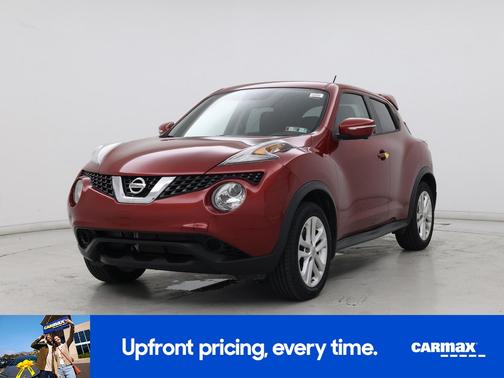 Red 2015 Nissan Juke SV