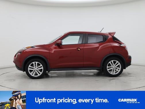 Red 2015 Nissan Juke SV