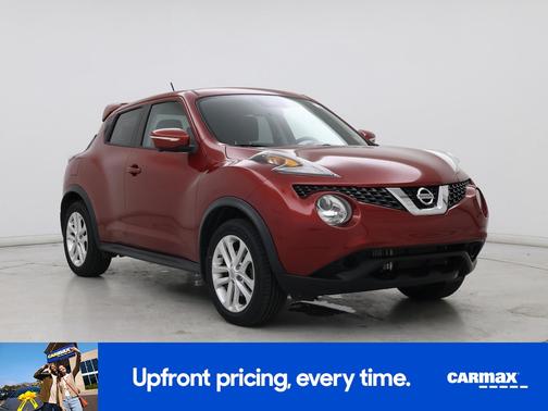 Red 2015 Nissan Juke SV