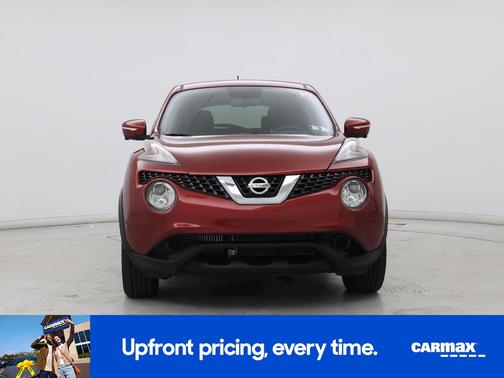 Red 2015 Nissan Juke SV