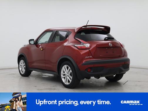 Red 2015 Nissan Juke SV
