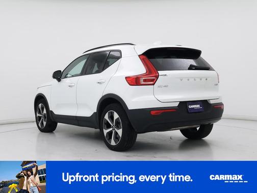 2023 Volvo XC40 B5 Plus Dark Theme