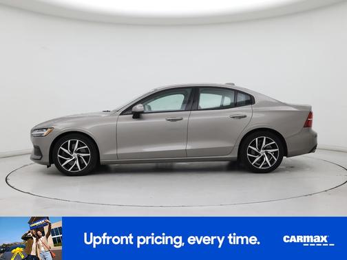 Silver 2020 Volvo S60 T6 Momentum