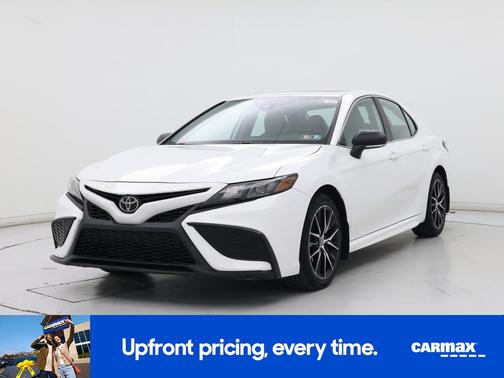 White 2023 Toyota Camry SE